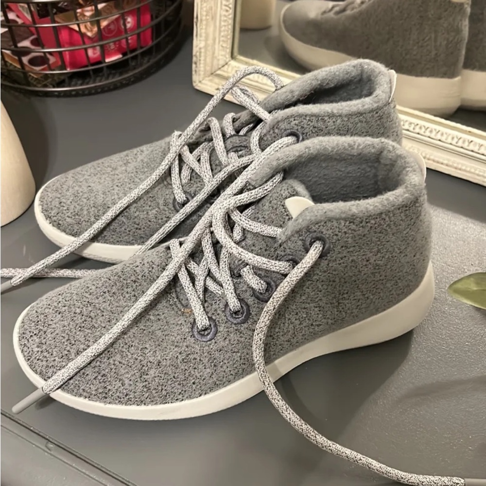Allbirds Women’s Wool Runner Up Mizzle in Grey